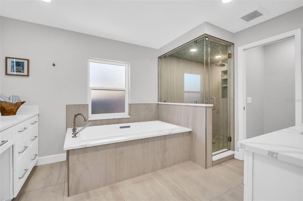En Venta: $775,000 (3 camas, 2 baños, 1786 Pies cuadrados)
