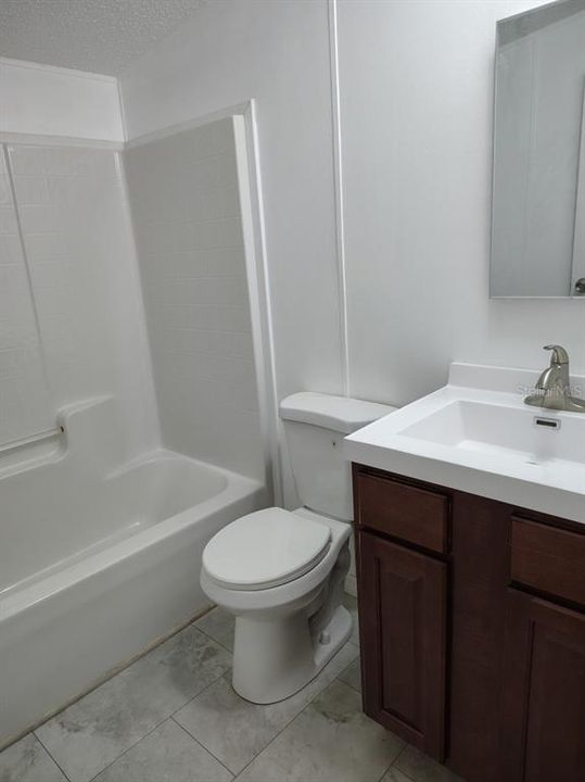 En Venta: $440,000 (4 camas, 3 baños, 2356 Pies cuadrados)