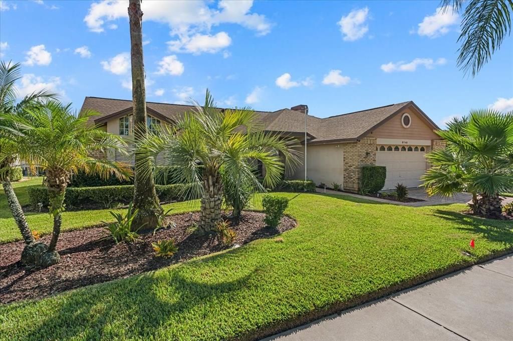 For Rent: $2,300 (3 beds, 2 baths, 2142 Square Feet)