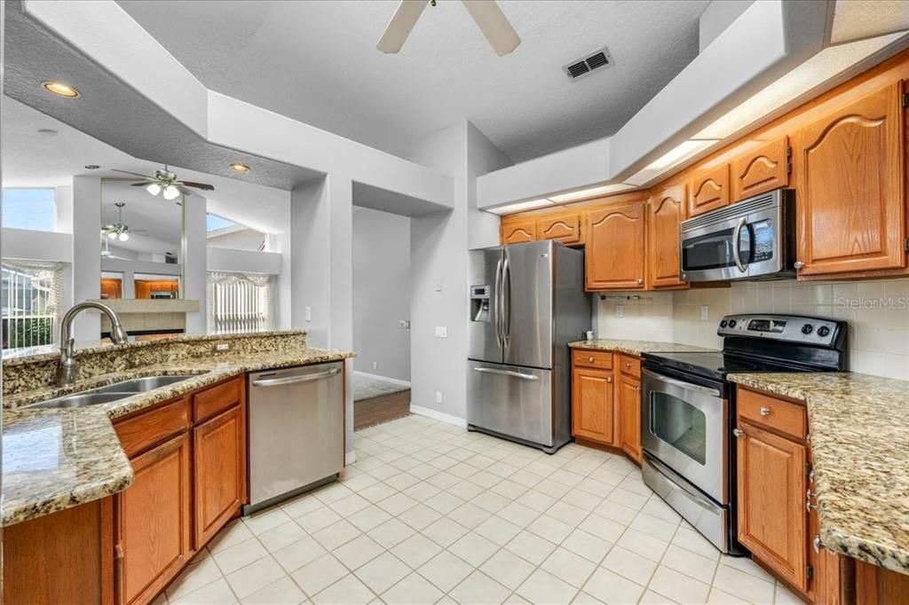 For Rent: $2,300 (3 beds, 2 baths, 2142 Square Feet)