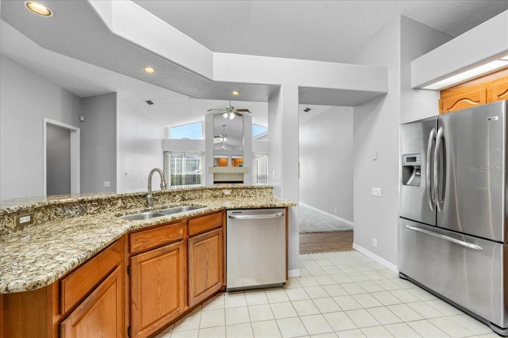 For Rent: $2,300 (3 beds, 2 baths, 2142 Square Feet)