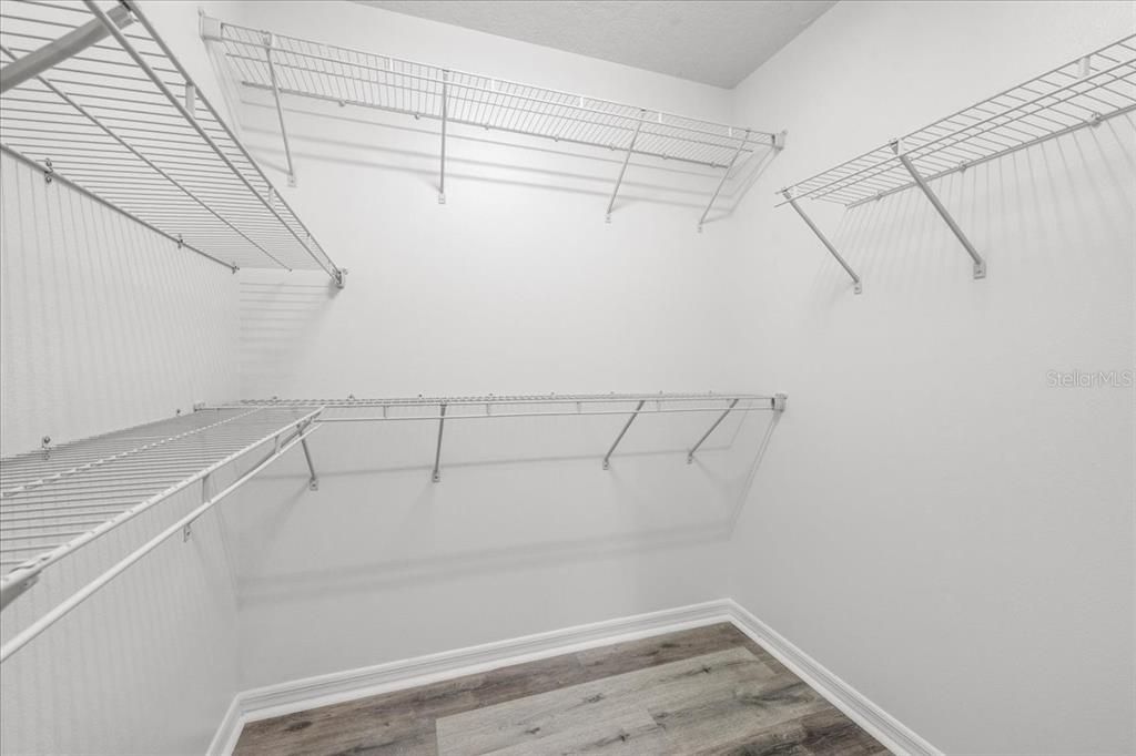 For Rent: $2,300 (3 beds, 2 baths, 2142 Square Feet)