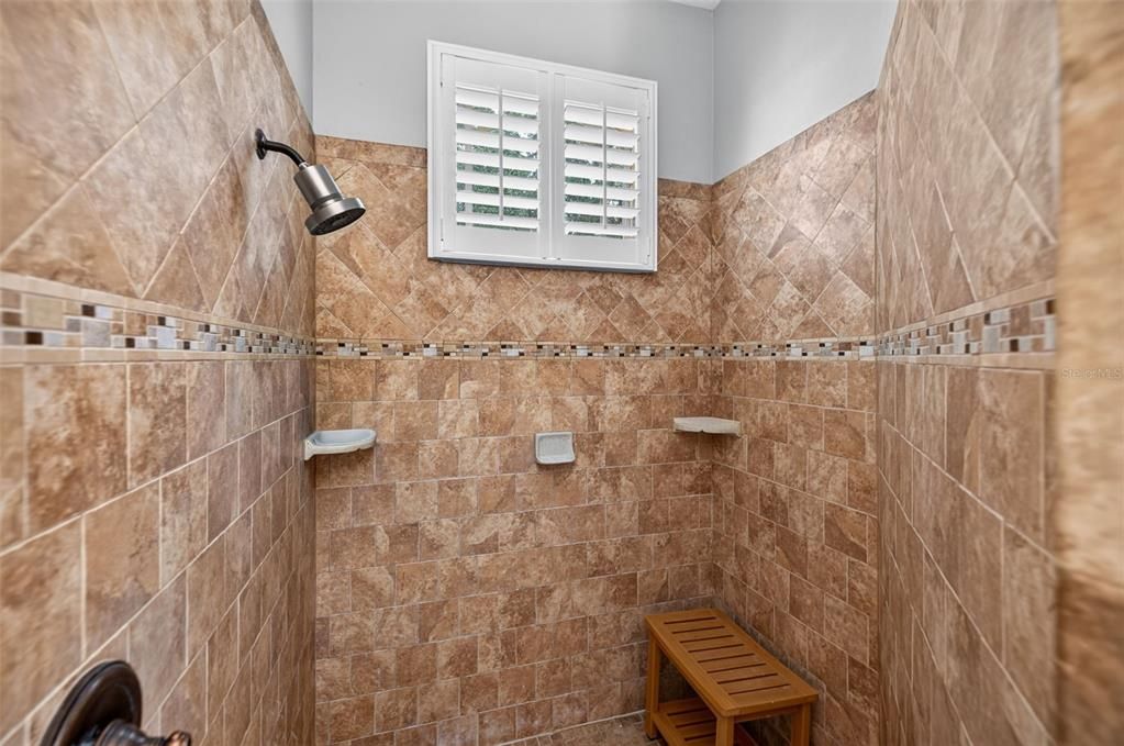For Sale: $675,000 (5 beds, 4 baths, 3236 Square Feet)