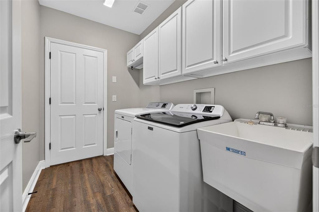 For Sale: $675,000 (5 beds, 4 baths, 3236 Square Feet)