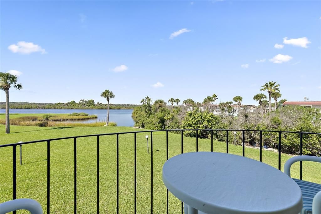 For Sale: $249,900 (2 beds, 2 baths, 1184 Square Feet)
