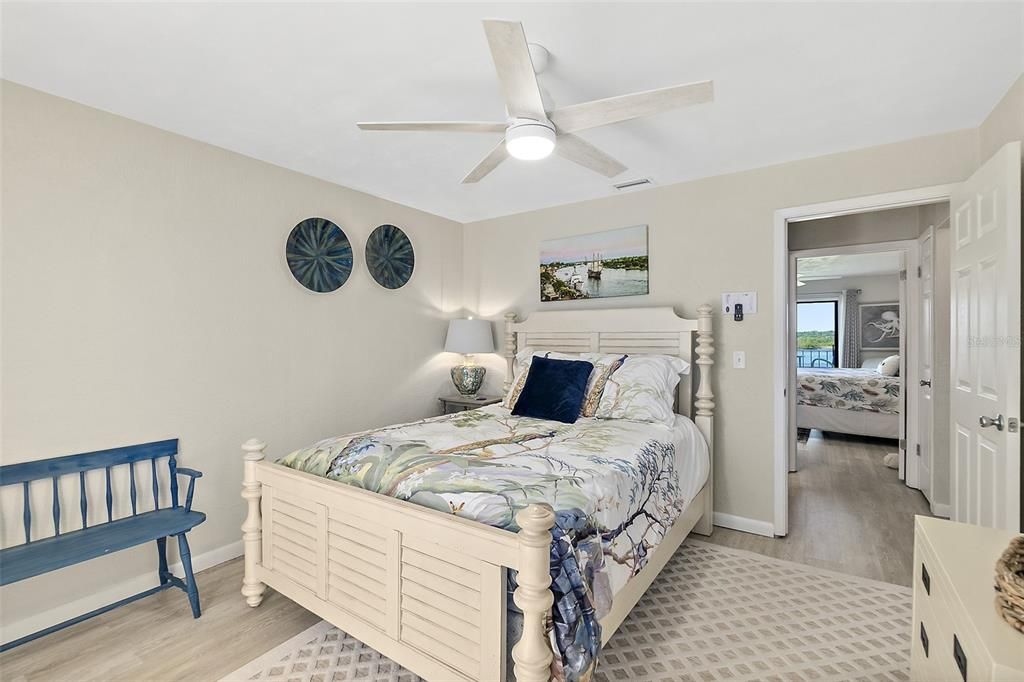 For Sale: $249,900 (2 beds, 2 baths, 1184 Square Feet)