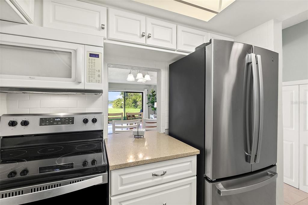 For Sale: $249,900 (2 beds, 2 baths, 1184 Square Feet)