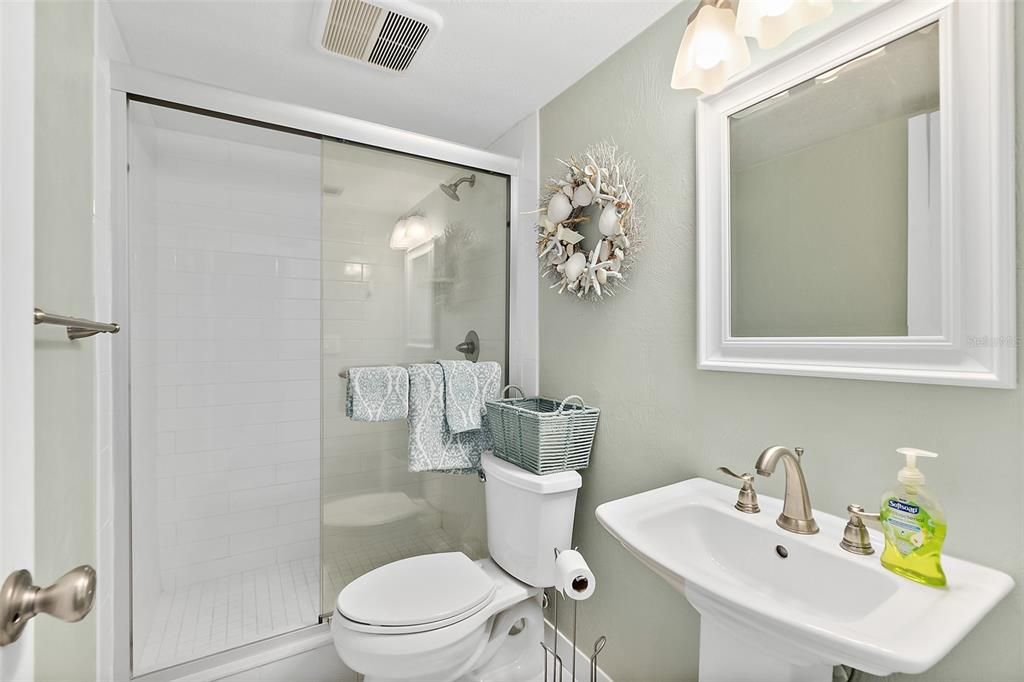 For Sale: $249,900 (2 beds, 2 baths, 1184 Square Feet)