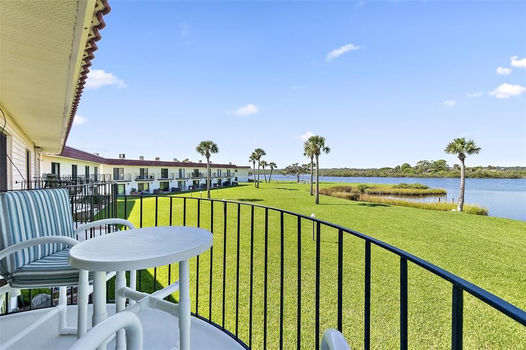 For Sale: $249,900 (2 beds, 2 baths, 1184 Square Feet)