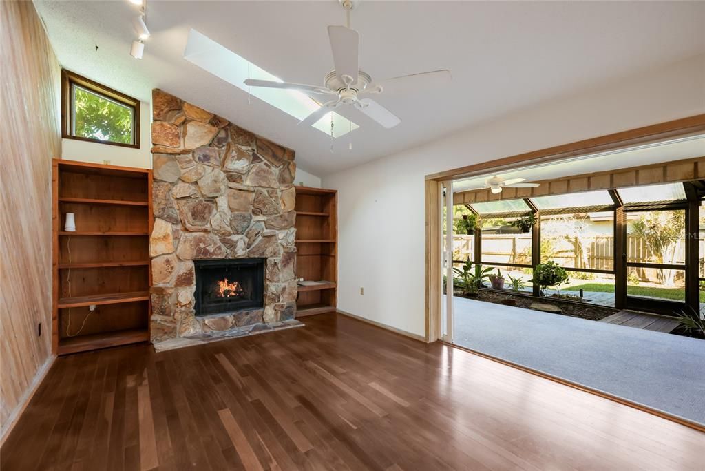 For Sale: $449,000 (3 beds, 2 baths, 1657 Square Feet)