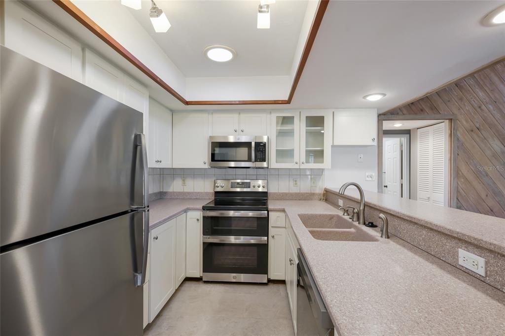 For Sale: $449,000 (3 beds, 2 baths, 1657 Square Feet)
