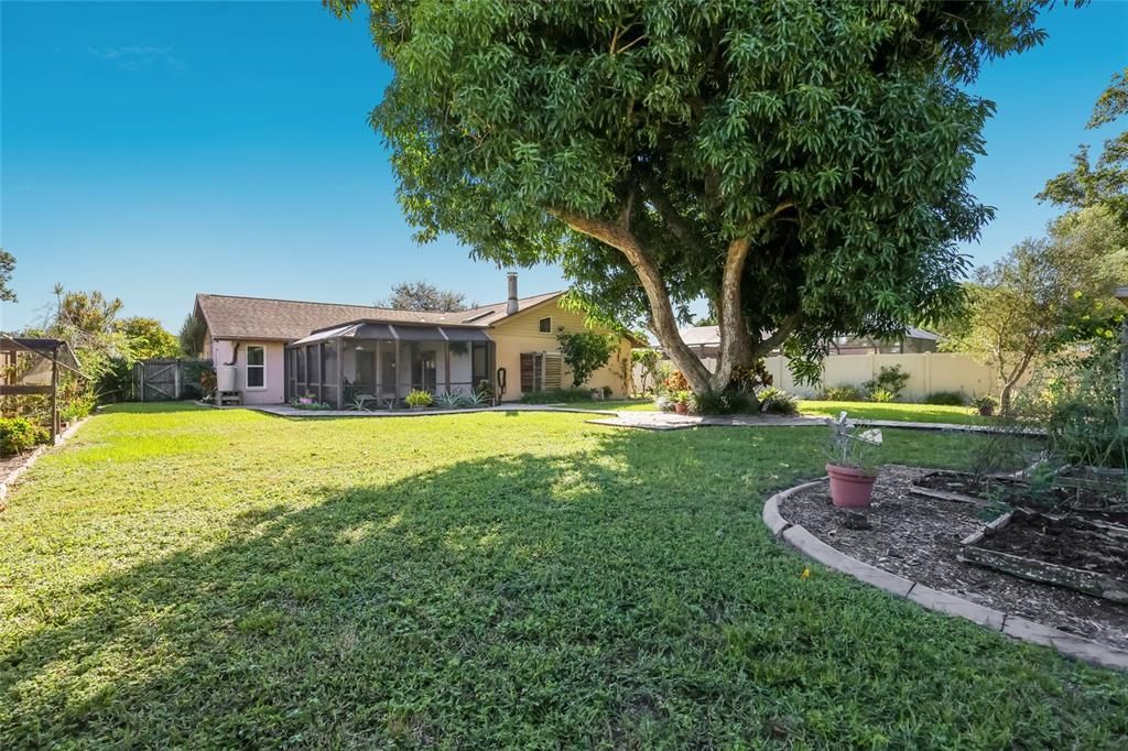 For Sale: $449,000 (3 beds, 2 baths, 1657 Square Feet)