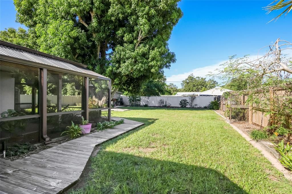 For Sale: $449,000 (3 beds, 2 baths, 1657 Square Feet)
