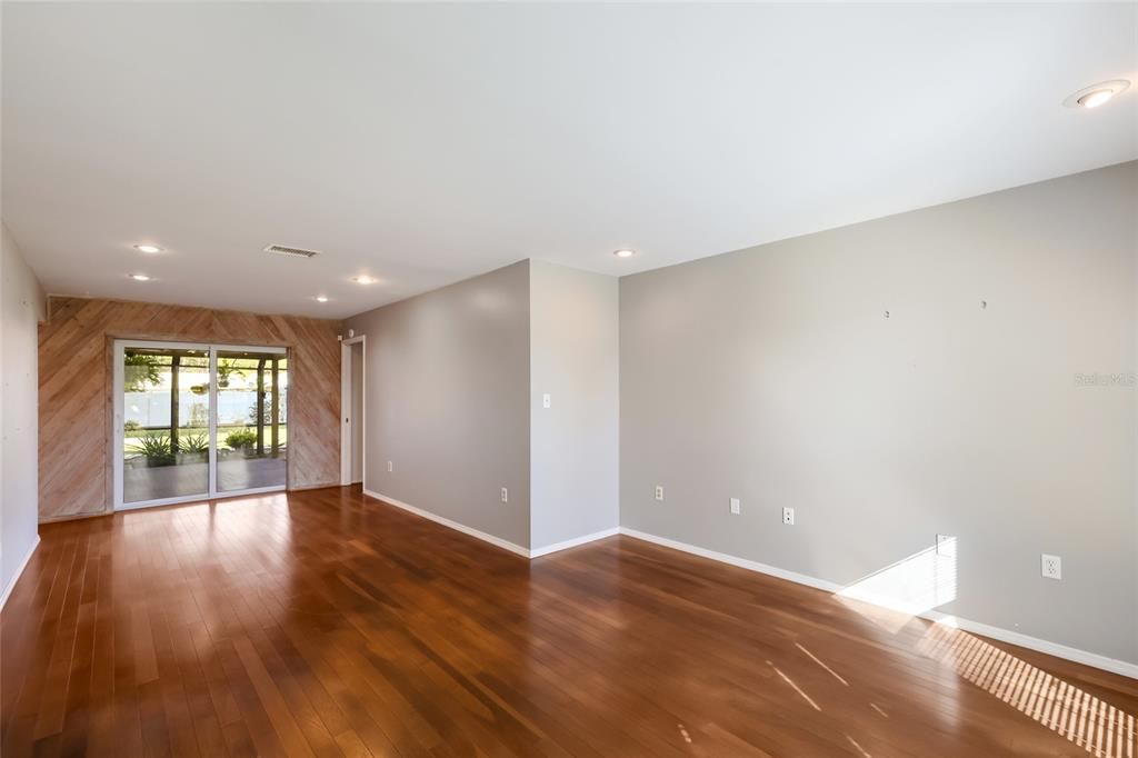 For Sale: $449,000 (3 beds, 2 baths, 1657 Square Feet)