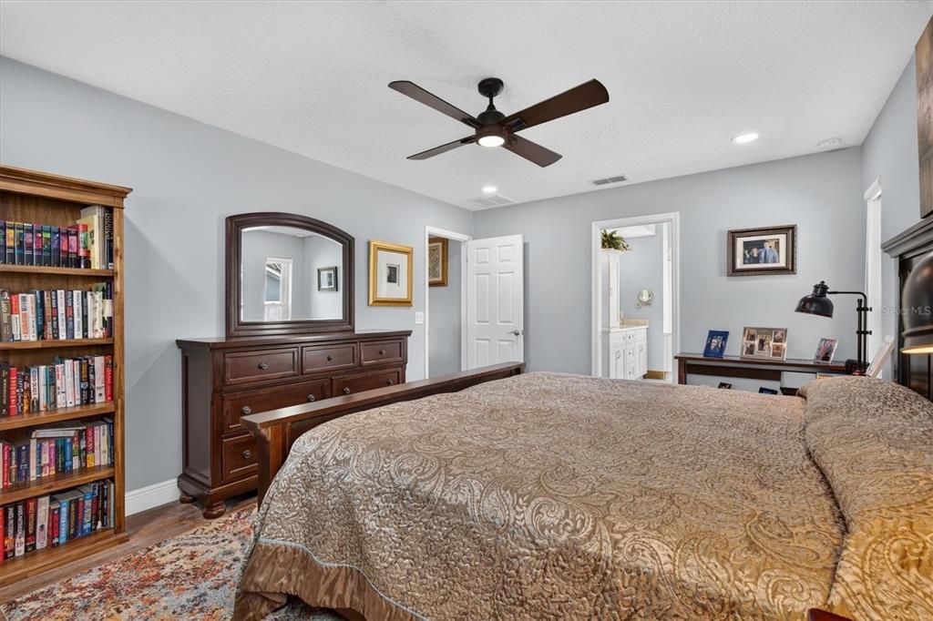 For Sale: $414,900 (3 beds, 2 baths, 1901 Square Feet)