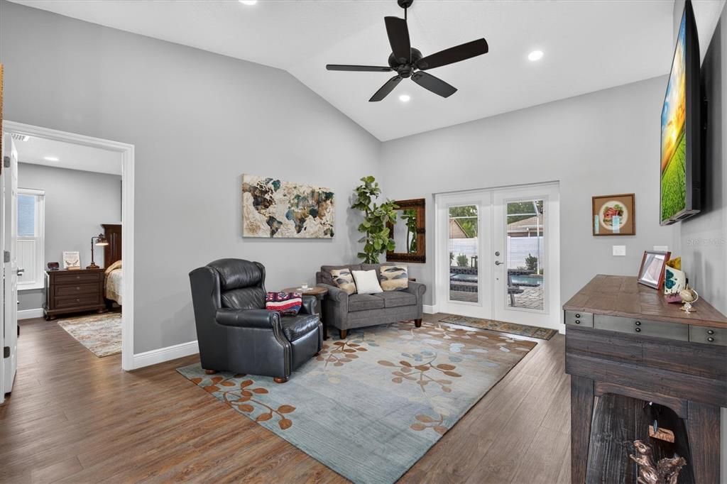 For Sale: $414,900 (3 beds, 2 baths, 1901 Square Feet)