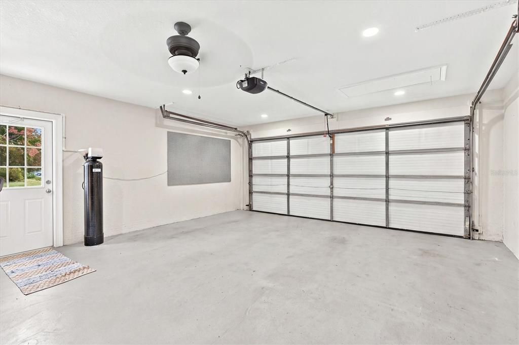 For Sale: $414,900 (3 beds, 2 baths, 1901 Square Feet)