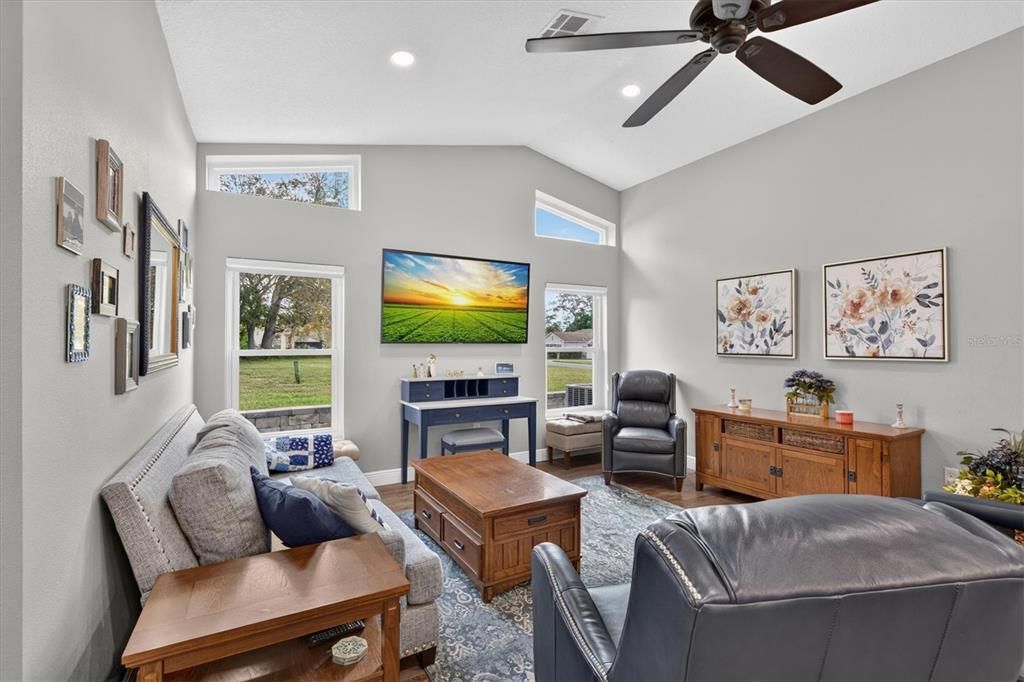 For Sale: $414,900 (3 beds, 2 baths, 1901 Square Feet)