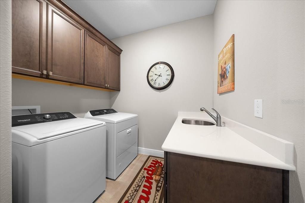 For Sale: $640,000 (3 beds, 3 baths, 2329 Square Feet)
