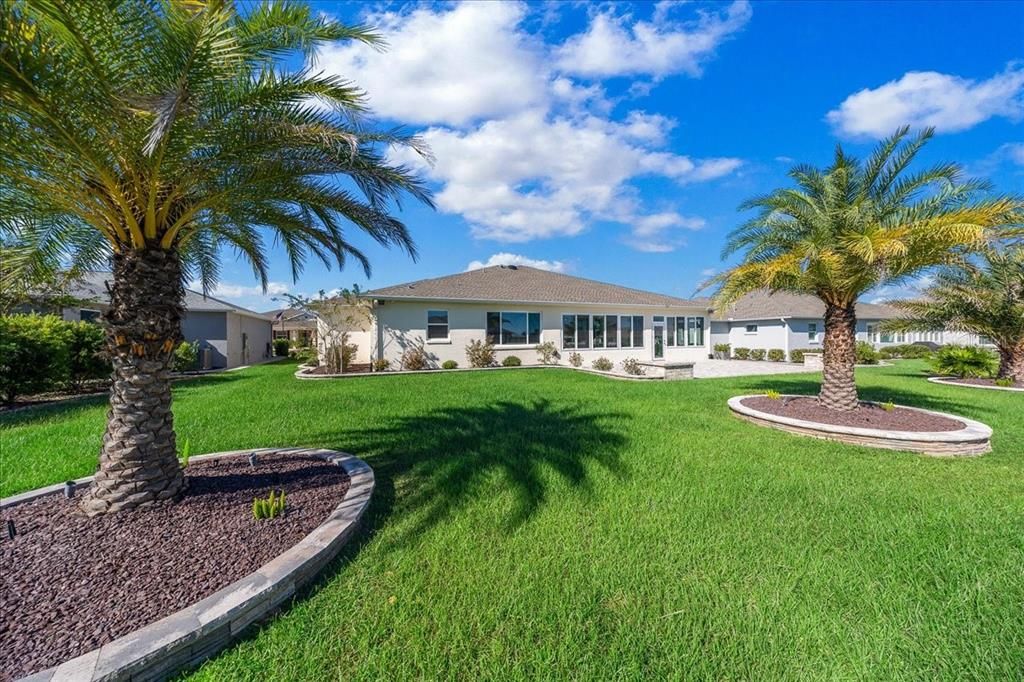 For Sale: $640,000 (3 beds, 3 baths, 2329 Square Feet)