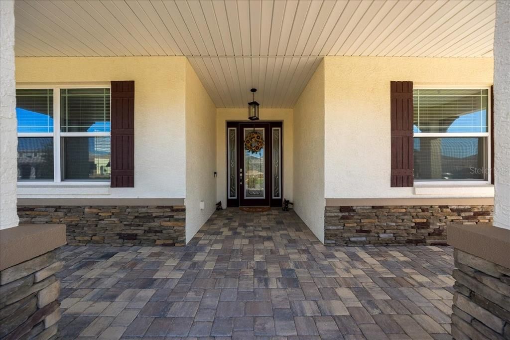 For Sale: $640,000 (3 beds, 3 baths, 2329 Square Feet)