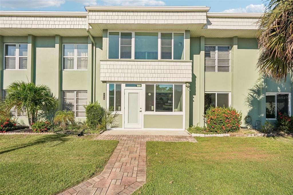 En Venta: $165,000 (2 camas, 2 baños, 919 Pies cuadrados)