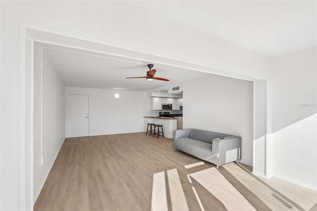 En Venta: $165,000 (2 camas, 2 baños, 919 Pies cuadrados)
