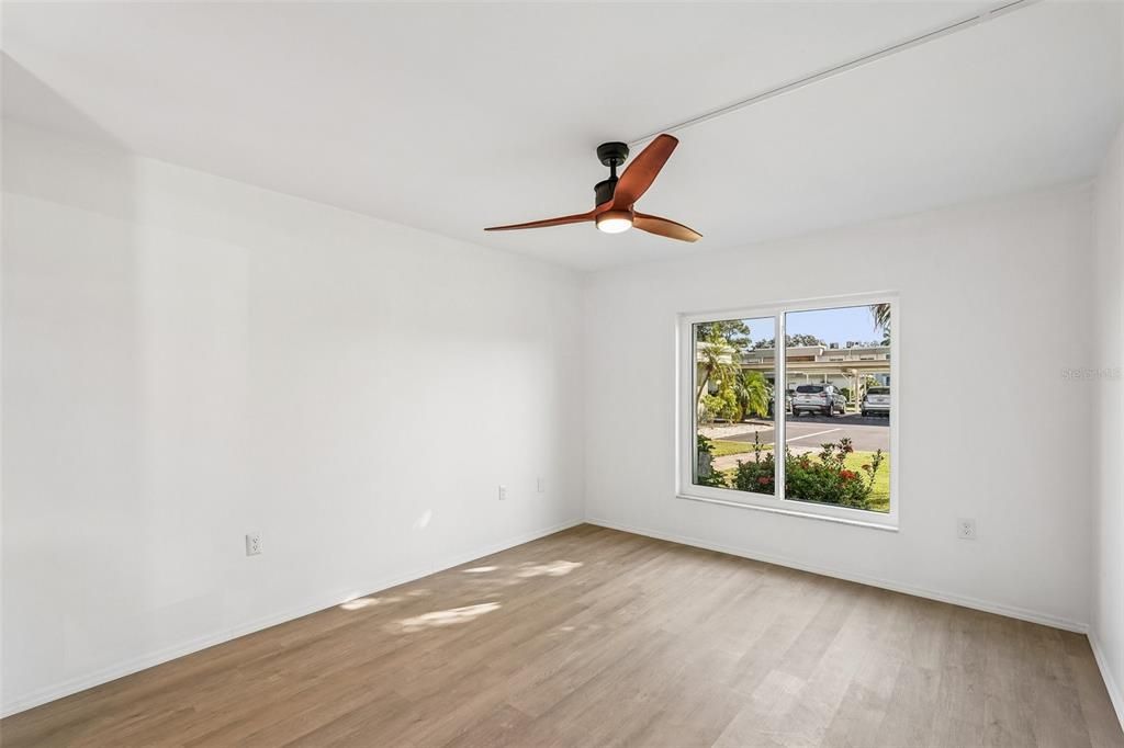 En Venta: $165,000 (2 camas, 2 baños, 919 Pies cuadrados)