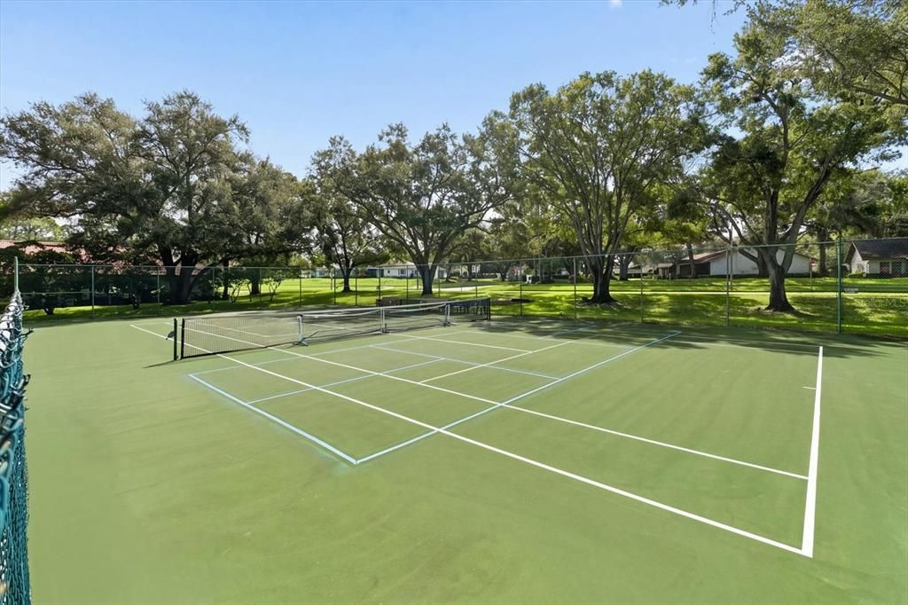 For Sale: $374,900 (2 beds, 2 baths, 1110 Square Feet)