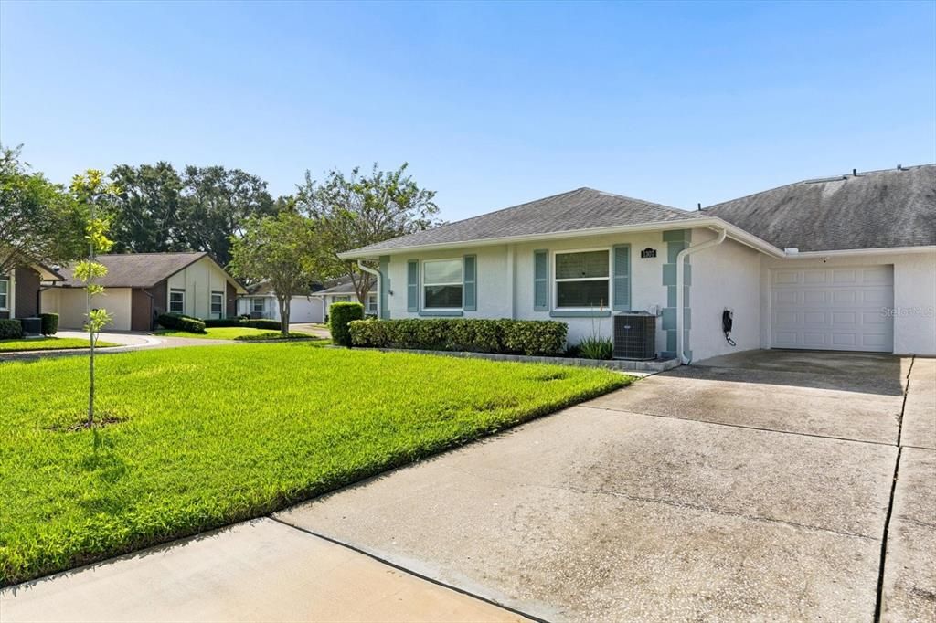 For Sale: $374,900 (2 beds, 2 baths, 1110 Square Feet)