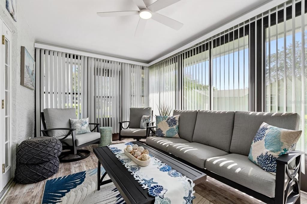 For Sale: $374,900 (2 beds, 2 baths, 1110 Square Feet)