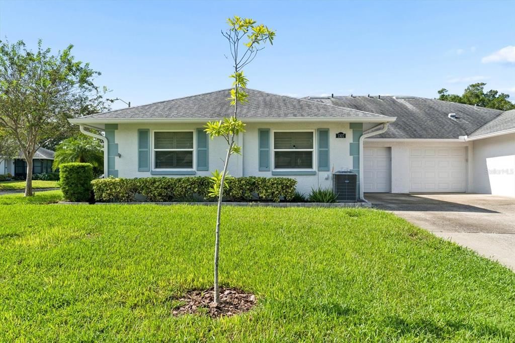 For Sale: $374,900 (2 beds, 2 baths, 1110 Square Feet)