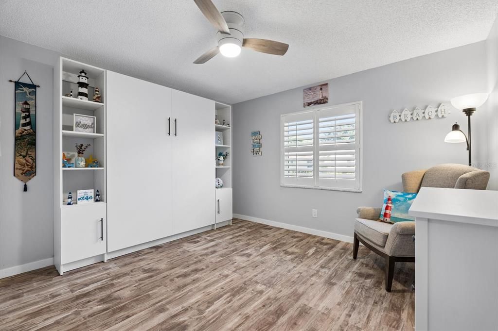 For Sale: $374,900 (2 beds, 2 baths, 1110 Square Feet)