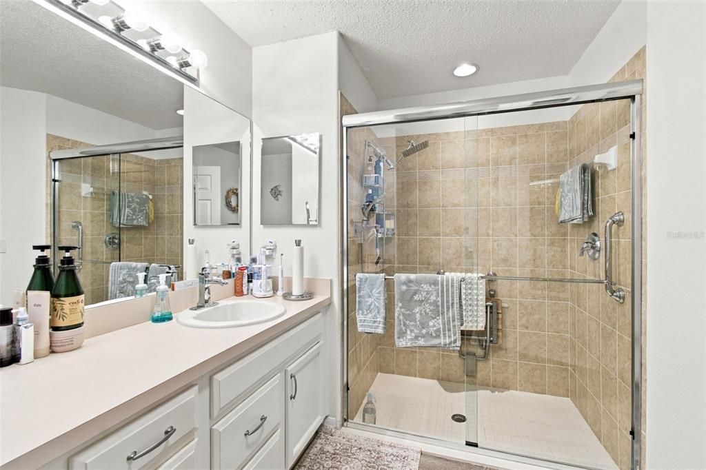 For Sale: $314,295 (2 beds, 2 baths, 1805 Square Feet)