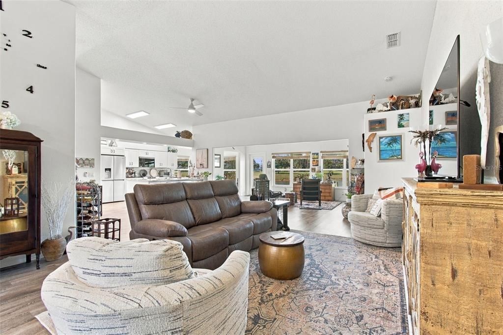 For Sale: $314,295 (2 beds, 2 baths, 1805 Square Feet)