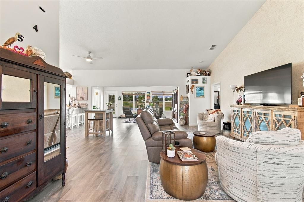 For Sale: $314,295 (2 beds, 2 baths, 1805 Square Feet)