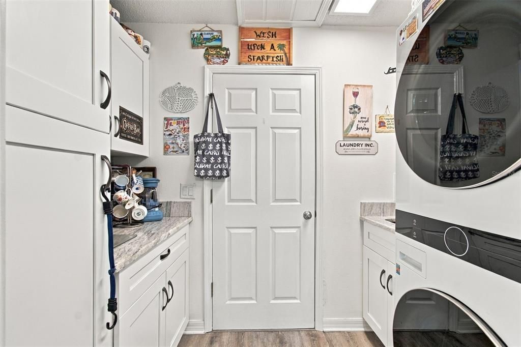 For Sale: $314,295 (2 beds, 2 baths, 1805 Square Feet)