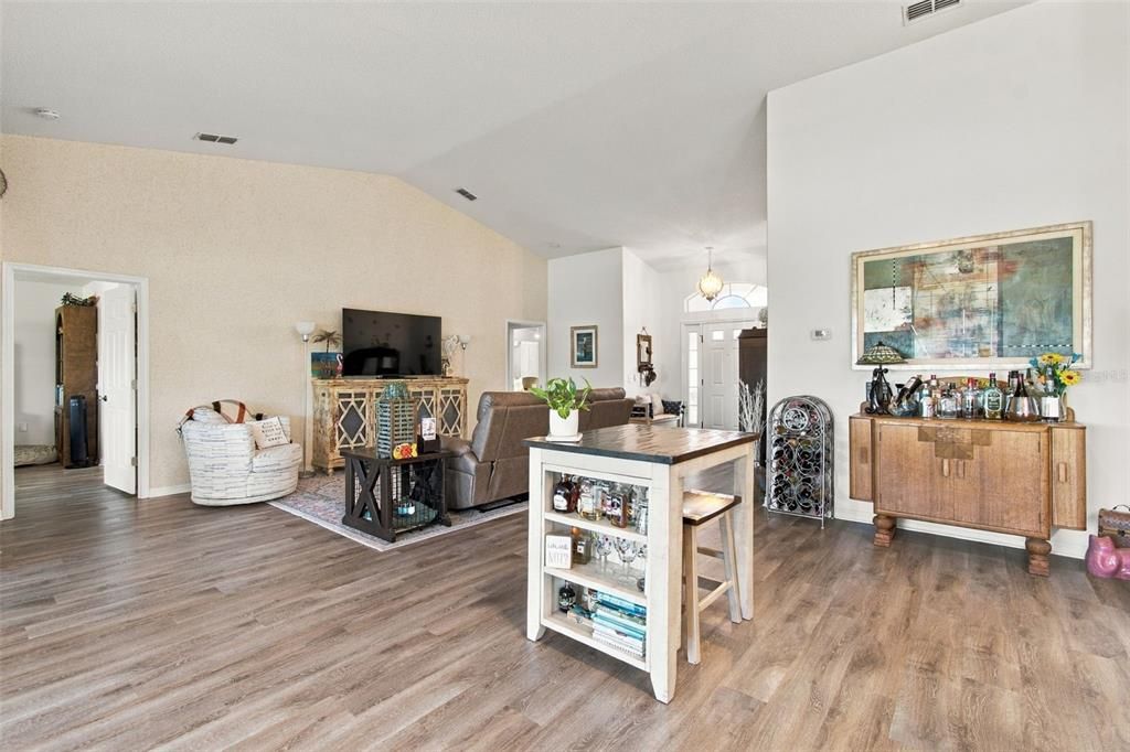 For Sale: $314,295 (2 beds, 2 baths, 1805 Square Feet)