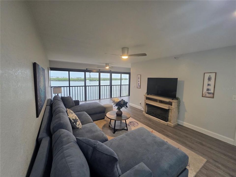 For Rent: $6,000 (2 beds, 2 baths, 1222 Square Feet)
