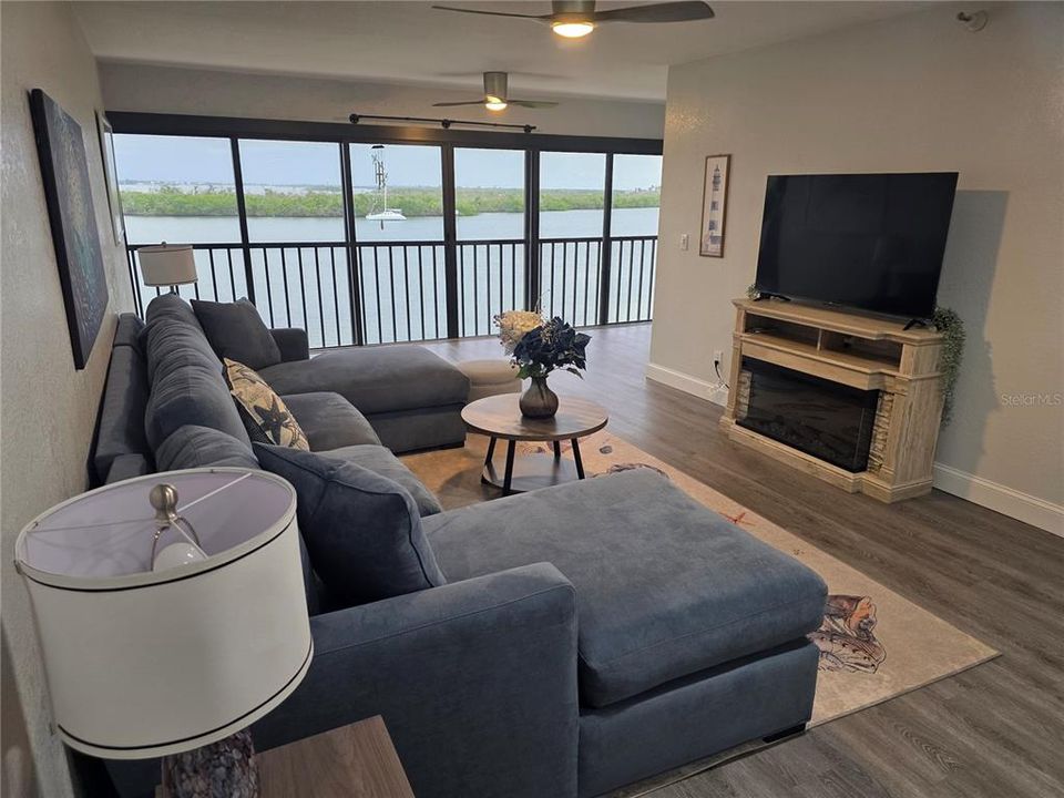 For Rent: $6,000 (2 beds, 2 baths, 1222 Square Feet)