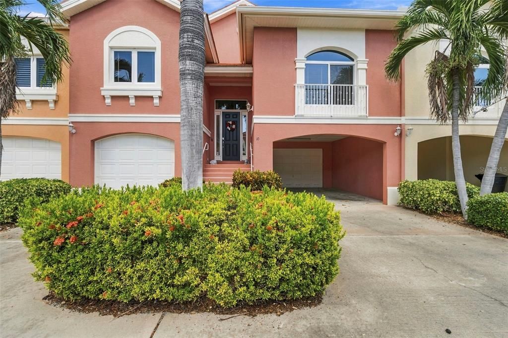 For Sale: $1,199,999 (3 beds, 3 baths, 2334 Square Feet)