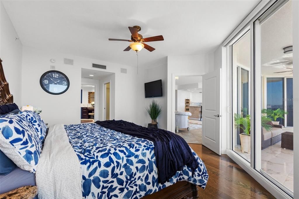 For Sale: $1,045,000 (3 beds, 2 baths, 2150 Square Feet)