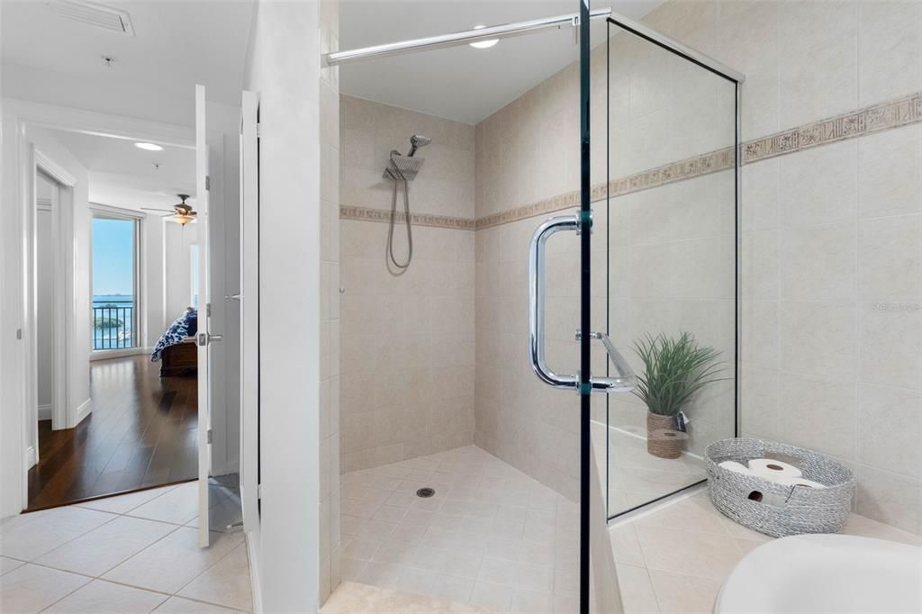 For Sale: $1,045,000 (3 beds, 2 baths, 2150 Square Feet)