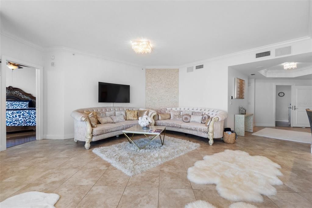 For Sale: $1,045,000 (3 beds, 2 baths, 2150 Square Feet)