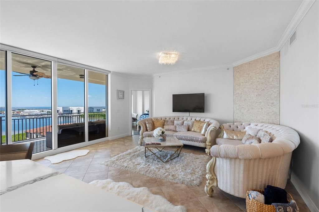 For Sale: $1,045,000 (3 beds, 2 baths, 2150 Square Feet)