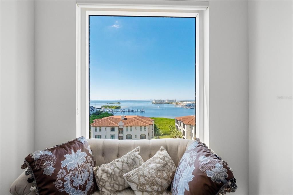For Sale: $1,045,000 (3 beds, 2 baths, 2150 Square Feet)