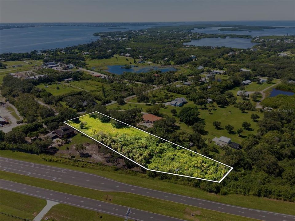 На продажу: $339,000 (2.27 acres)