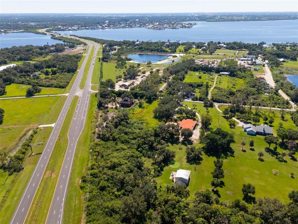 На продажу: $339,000 (2.27 acres)
