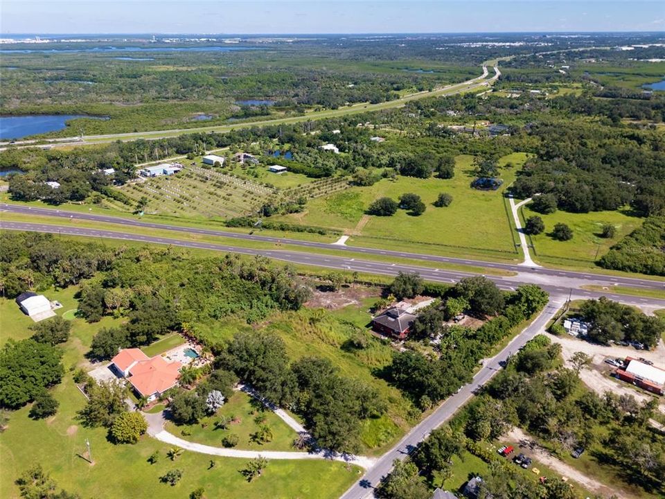 На продажу: $339,000 (2.27 acres)