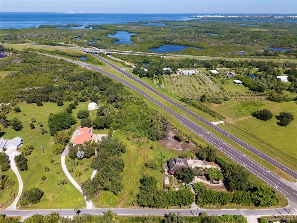На продажу: $339,000 (2.27 acres)